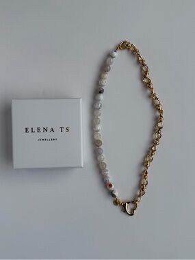 502 Gold Chain and Agate Stone Necklace